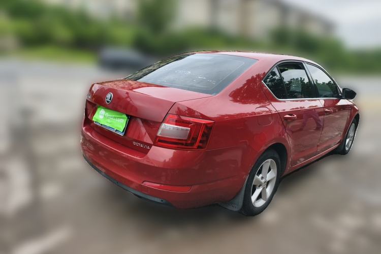 Used Skoda Octavia 2015 1.6L Automatic Yijie Edition Rear Right 45 Deg