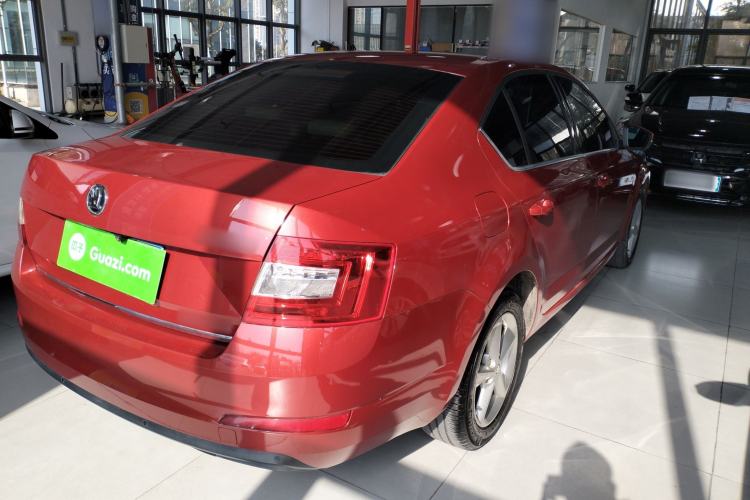 Used Skoda Octavia 2015 1.6L Automatic Yijun Edition Rear Right 45 Deg