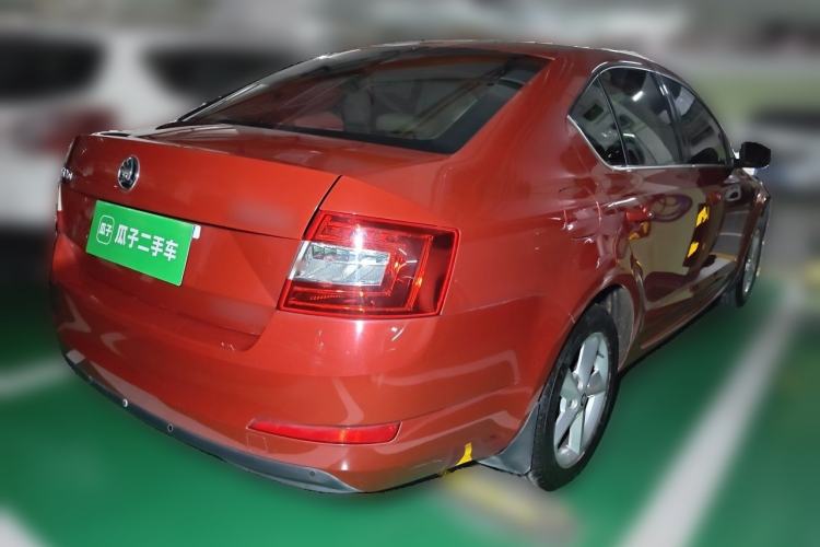 Used Skoda Octavia 2015 1.6L Manual Yijie Edition Rear Right 45 Deg