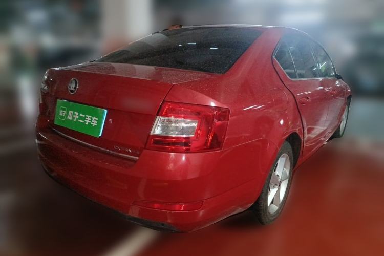 Used Skoda Octavia 2015 1.6L Automatic Yijie Edition Rear Right 45 Deg