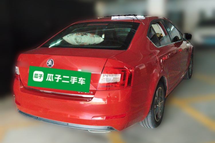 Used Skoda Octavia 2015 1.6L Automatic Yijun Edition Rear Right 45 Deg
