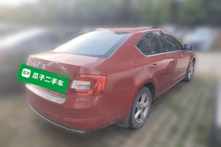 Used Skoda Octavia 2015 1.6L Automatic Yijun Edition Rear Right 45 Deg