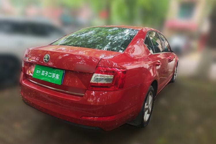 Used Skoda Octavia 2015 1.6L Automatic Yijun Edition Rear Right 45 Deg