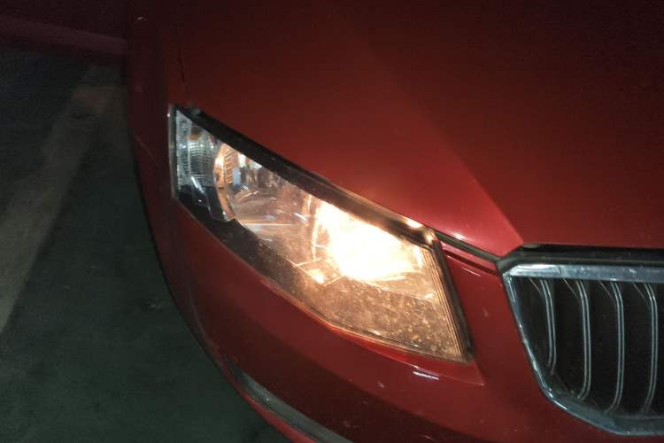 Used Skoda Octavia 2015 1.4TSI DSG Yijun Edition Right Front Headlight