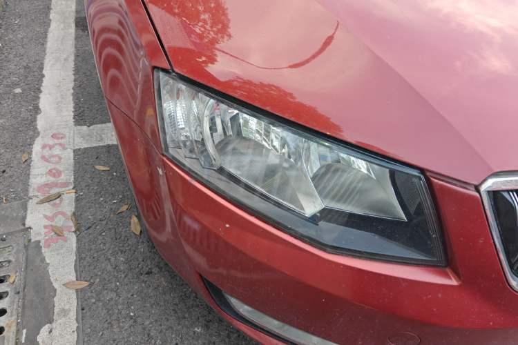 Used Skoda Octavia 2015 1.6L Automatic Yijie Edition Right Front Headlight