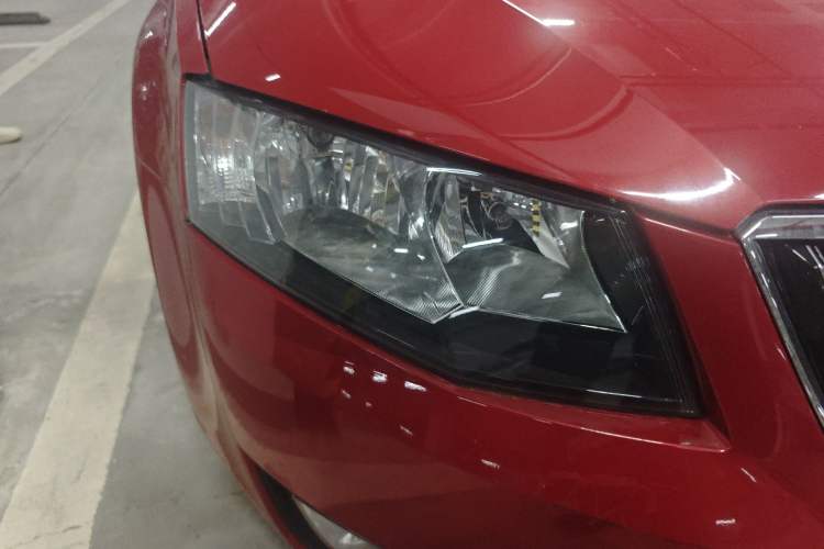 Used Skoda Octavia 2015 1.6L Automatic Yijun Edition Right Front Headlight