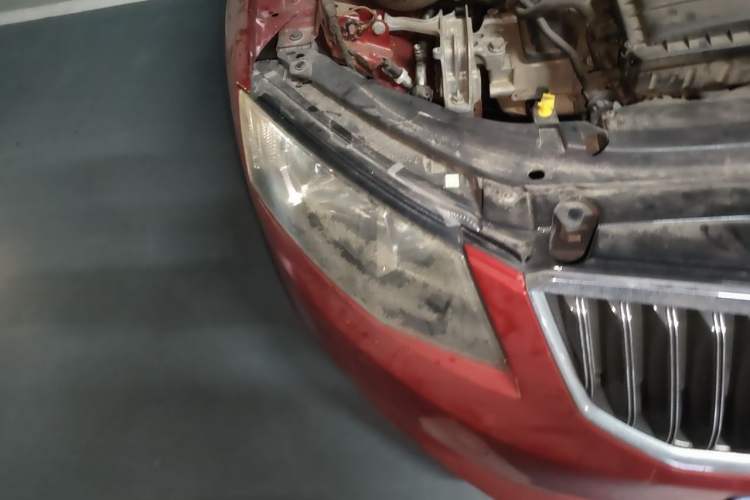 Used Skoda Octavia 2015 1.6L Automatic Yijun Edition Right Front Headlight