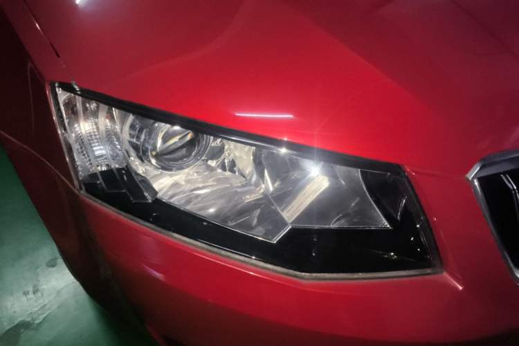 Used Skoda Octavia 2015 1.4TSI DSG Yijun Edition Right Front Headlight
