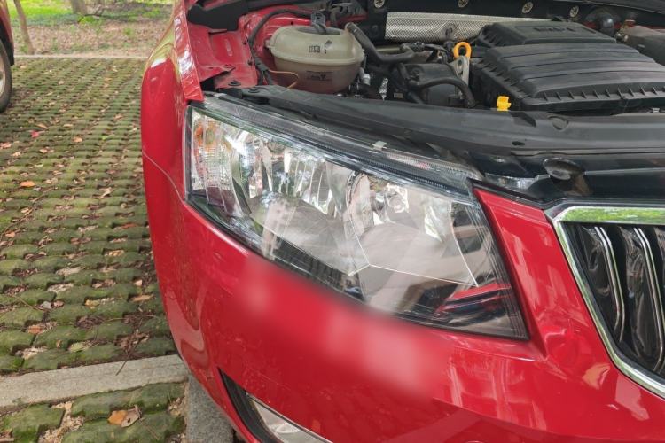Used Skoda Octavia 2015 1.6L Automatic Yijun Edition Right Front Headlight