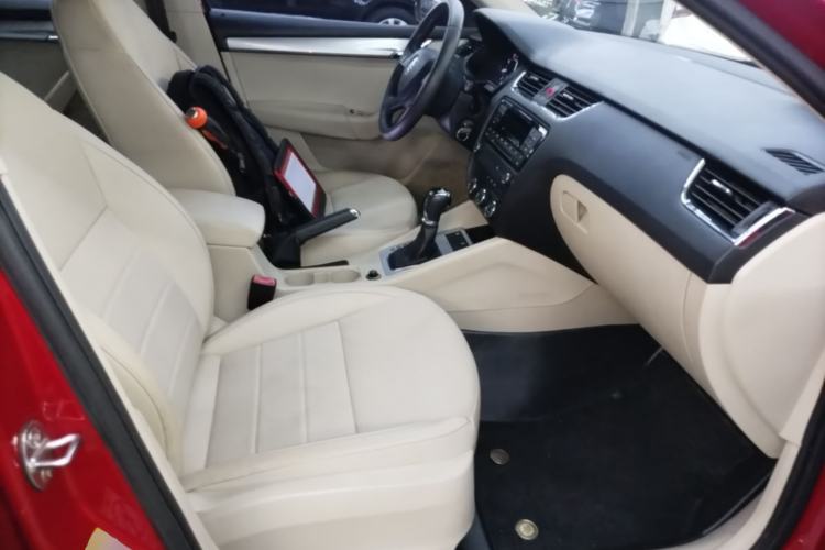 Used Skoda Octavia 2015 1.6L Automatic Yijie Edition Right Front Seat