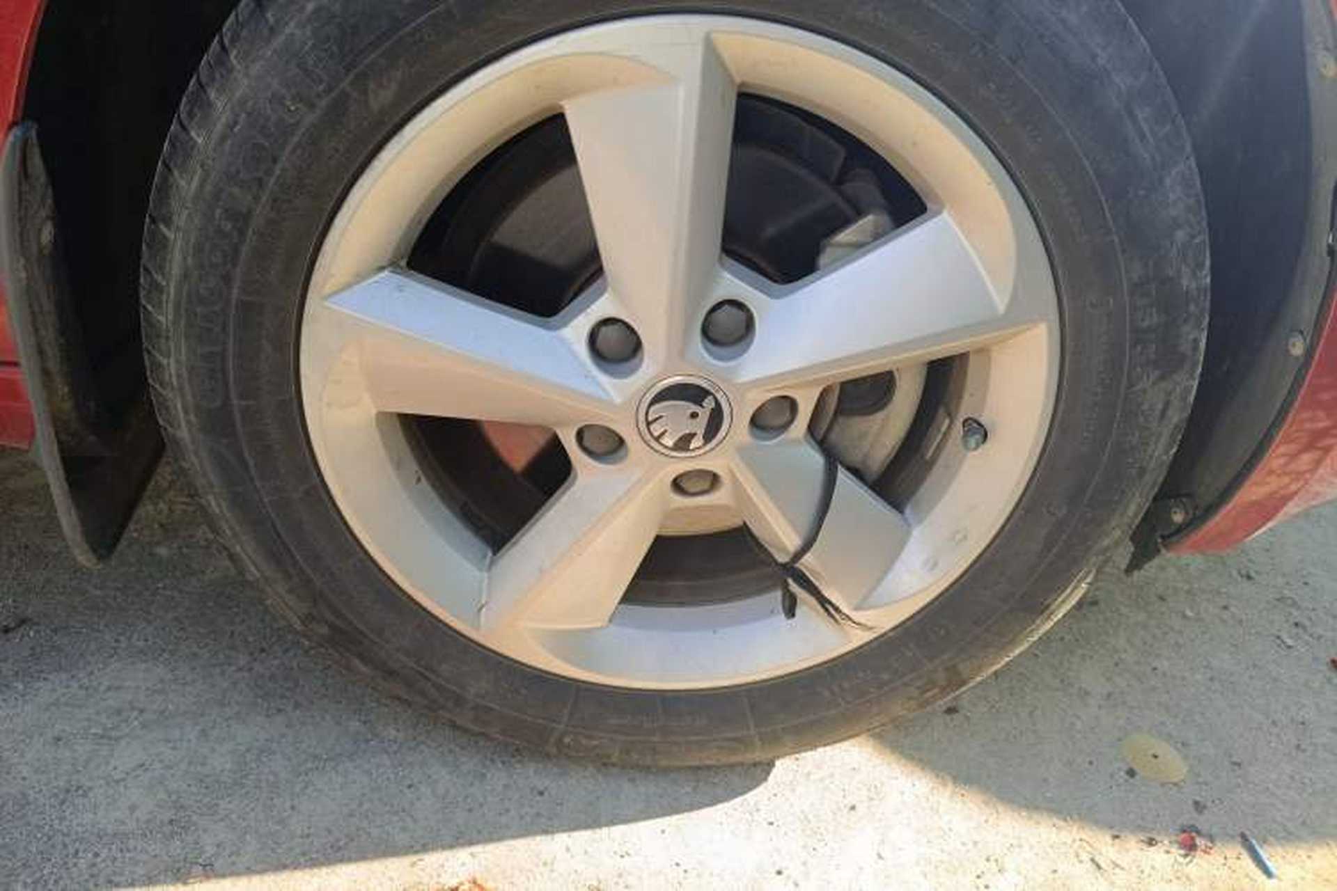 Used Skoda Octavia 2015 1.6L Automatic Yijun Edition Right Front Wheel Hub