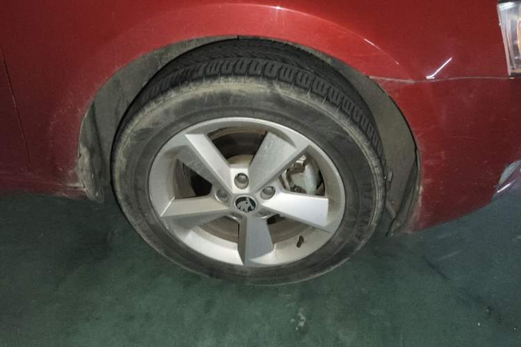 Used Skoda Octavia 2015 1.4TSI DSG Yijun Edition Right Front Wheel Hub