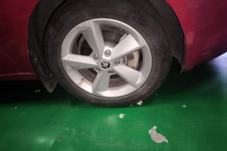 Used Skoda Octavia 2015 1.4TSI DSG Yijun Edition Right Front Wheel Hub