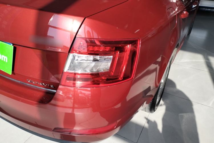 Used Skoda Octavia 2015 1.6L Automatic Yijun Edition Right Rear Taillight