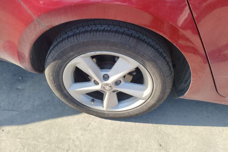 Used Skoda Octavia 2015 1.6L Manual Yijie Edition Right Rear Wheel Hub