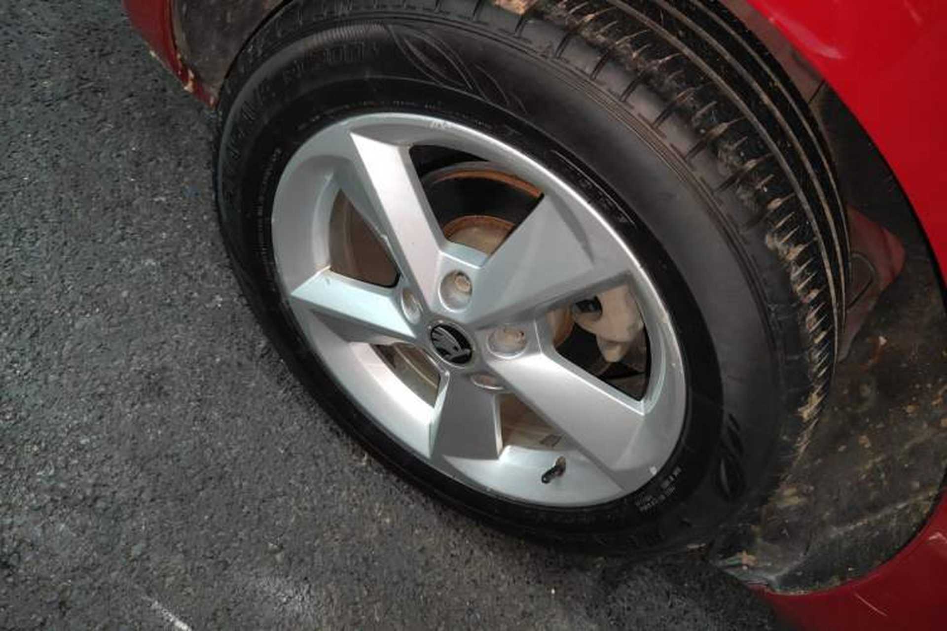 Used Skoda Octavia 2015 1.6L Automatic Yijie Edition Right Rear Wheel Hub