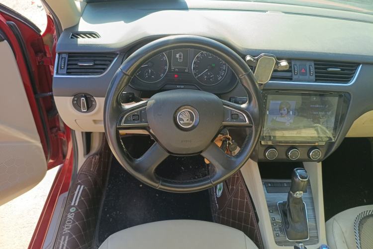 Used Skoda Octavia 2015 1.6L Automatic Yijun Edition Steering Wheel