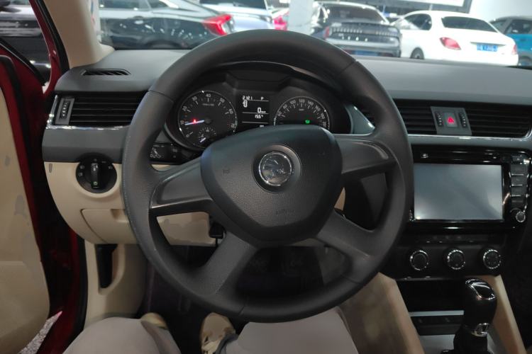 Used Skoda Octavia 2015 1.6L Automatic Yijie Edition Steering Wheel