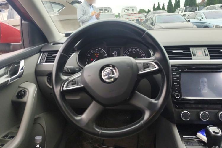 Used Skoda Octavia 2015 1.6L Automatic Yijun Edition Steering Wheel