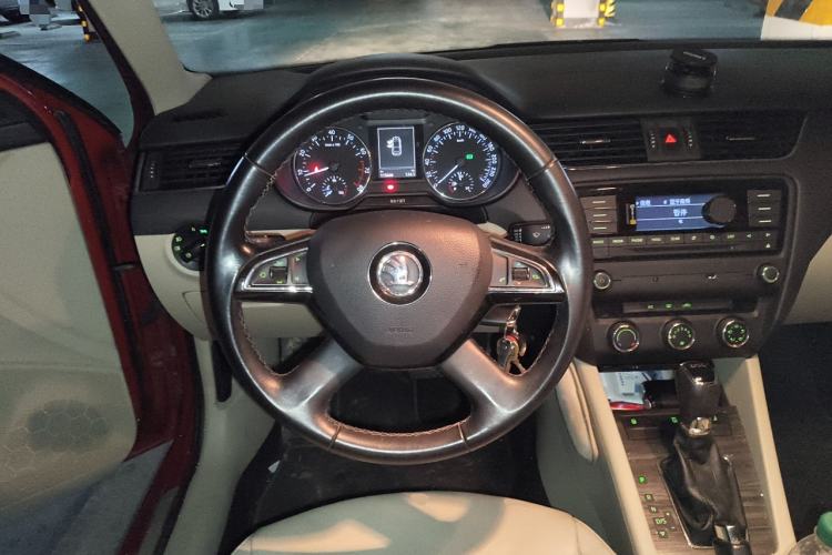 Used Skoda Octavia 2015 1.4TSI DSG Yijun Edition Steering Wheel