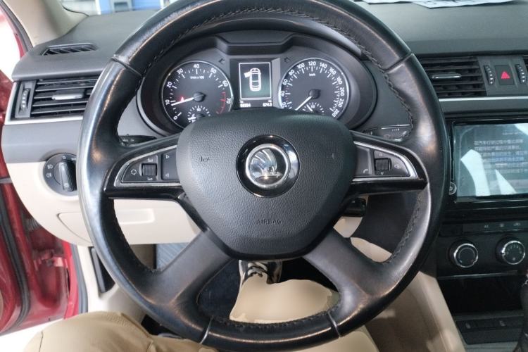 Used Skoda Octavia 2015 1.6L Automatic Yijun Edition Steering Wheel