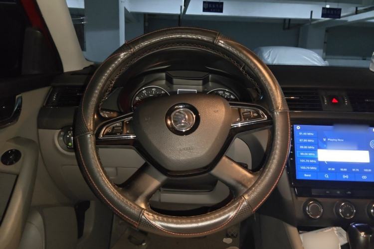 Used Skoda Octavia 2015 1.6L Automatic Yijun Edition Steering Wheel
