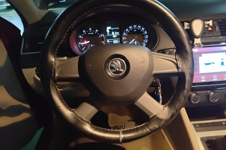 Used Skoda Octavia 2015 1.6L Manual Yijie Edition Steering Wheel