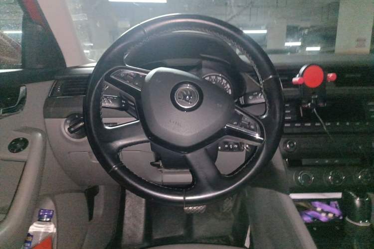 Used Skoda Octavia 2015 1.6L Automatic Yijie Edition Steering Wheel