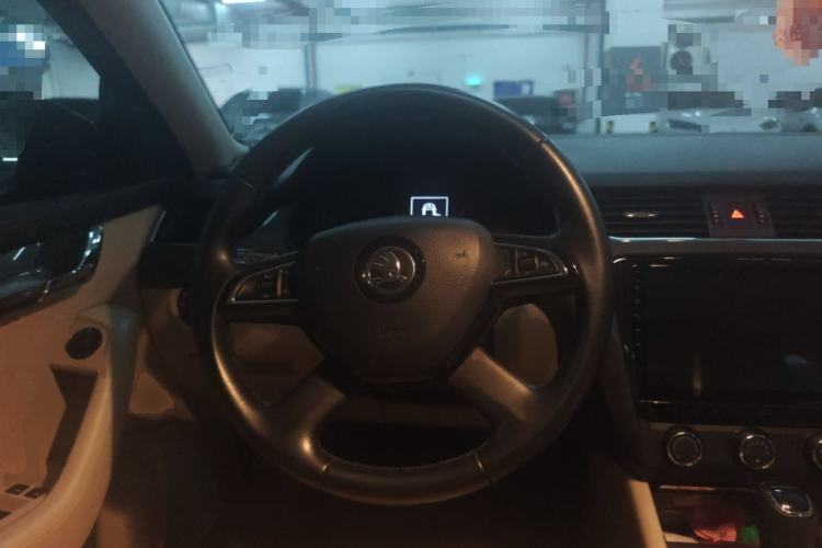 Used Skoda Octavia 2015 1.6L Automatic Yijun Edition Steering Wheel