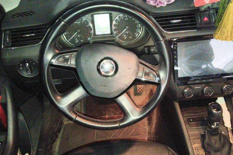 Used Skoda Octavia 2015 1.6L Automatic Yijun Edition Steering Wheel