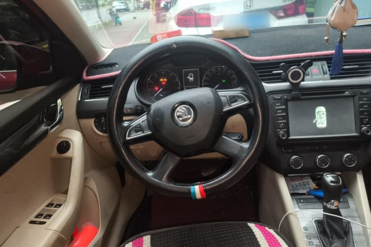 Used Skoda Octavia 2015 1.6L Automatic Yijun Edition Steering Wheel