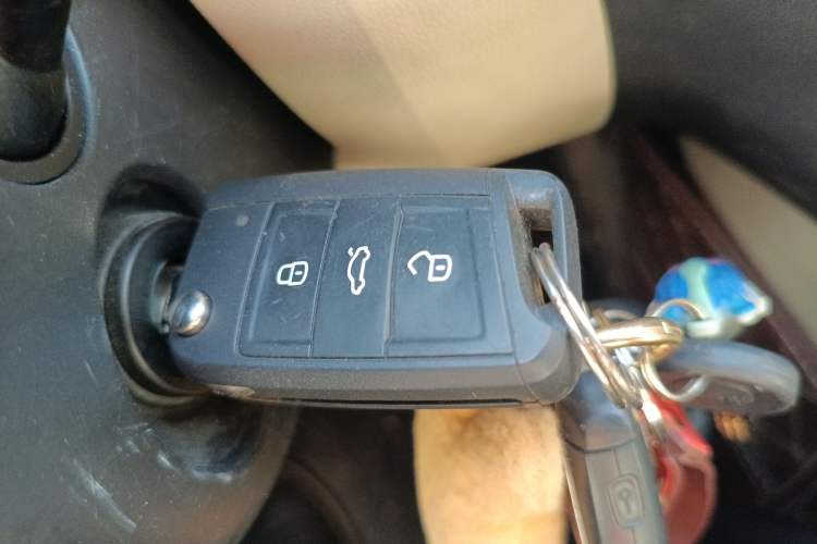 Used Skoda Octavia 2015 1.6L Automatic Yijun Edition Vehicle Key