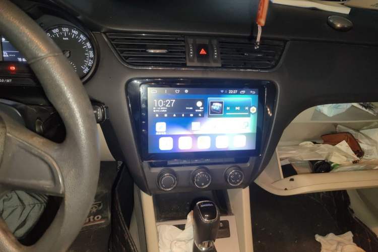 Used Skoda Octavia 2015 1.6L Automatic Yijie Edition Audio And AC Panel