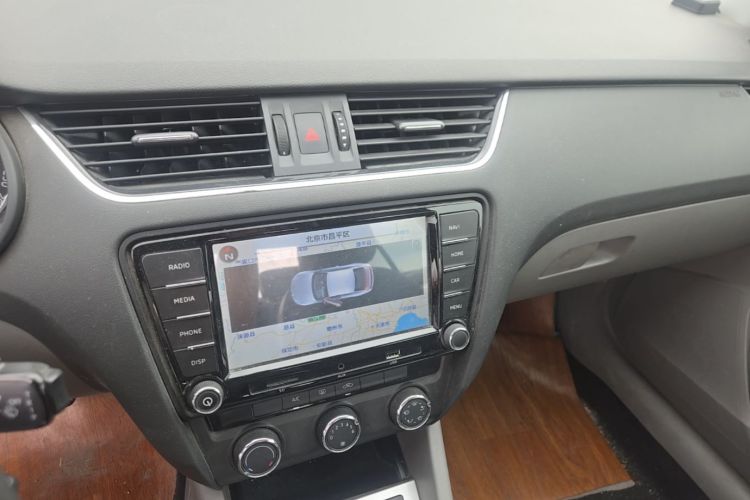 Used Skoda Octavia 2015 1.6L Automatic Yijie Edition Audio And AC Panel