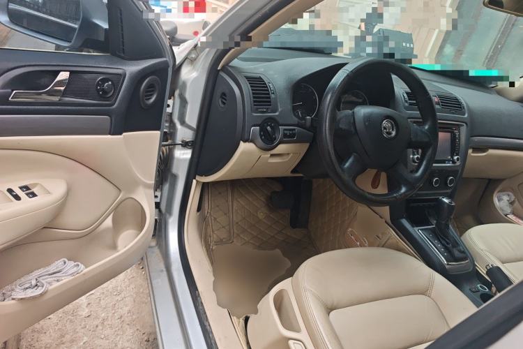 Used Skoda Octavia 2015 Classic Model 1.6L Automatic Yijie Version Driver Seat