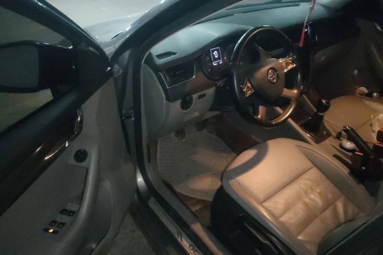Used Skoda Octavia 2015 1.6L Manual Yijun Edition Driver Seat