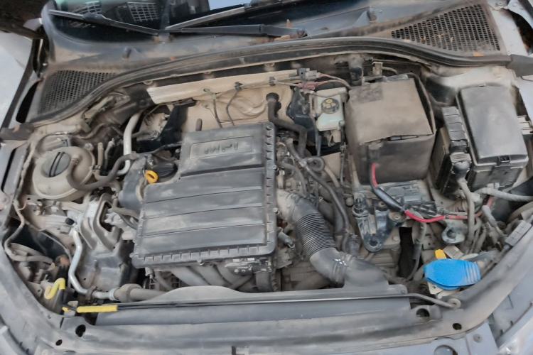 Used Skoda Octavia 2015 1.6L Automatic Yijie Edition Engine Bay