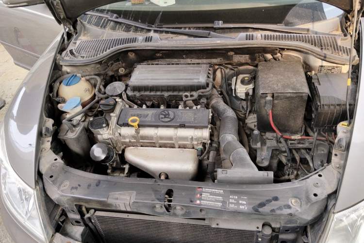 Used Skoda Octavia 2015 Classic Model 1.6L Automatic Yijie Version Engine Bay