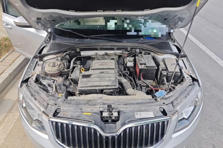 Used Skoda Octavia 2015 1.6L Automatic Yijun Edition Engine Bay