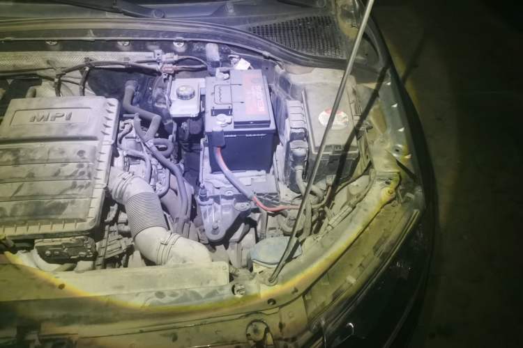 Used Skoda Octavia 2015 1.6L Manual Yijun Edition Engine Bay Left