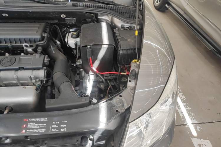 Used Skoda Octavia 2015 Classic Model 1.6L Automatic Yijie Version Engine Bay Left