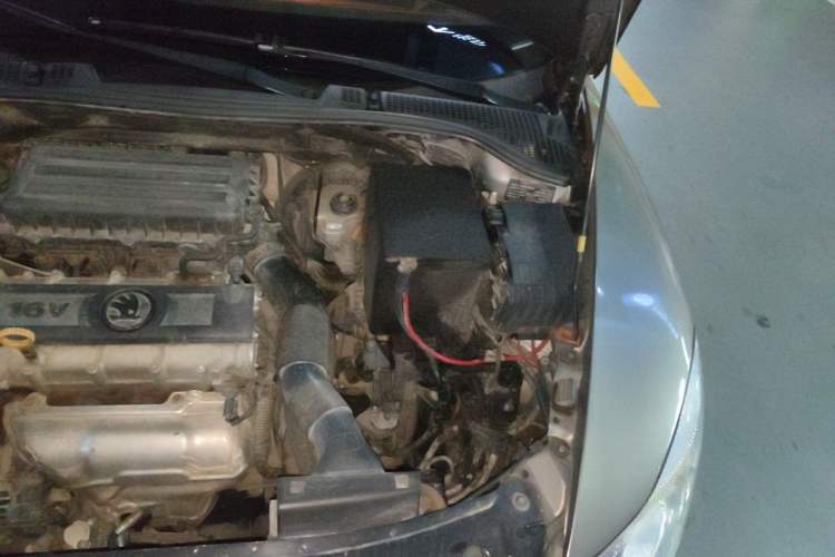 Used Skoda Octavia 2015 Classic Model 1.6L Manual Yijie Edition Engine Bay Left