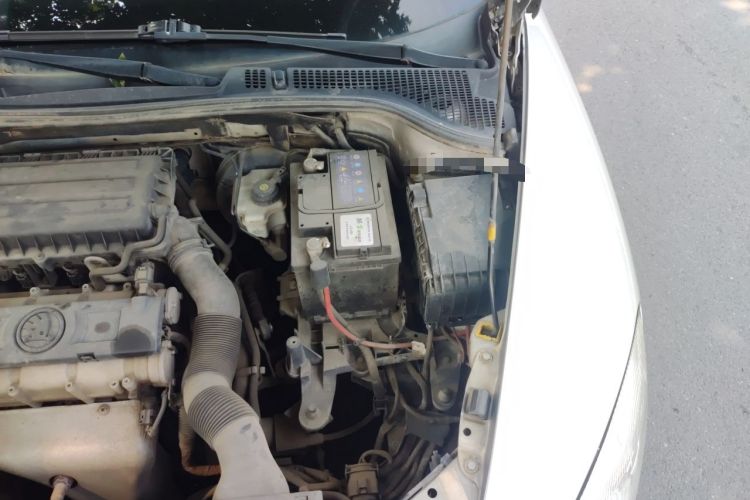 Used Skoda Octavia 2015 Classic Model 1.6L Manual Eado Version Engine Bay Left