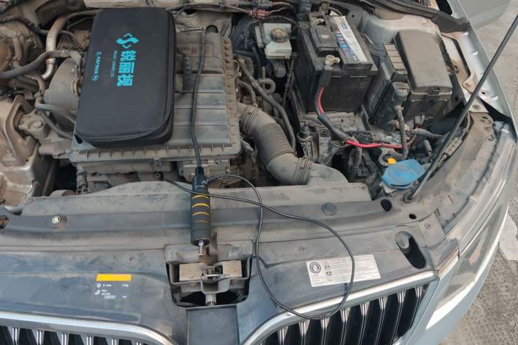 Used Skoda Octavia 2015 1.6L Automatic Yijie Edition Engine Bay Left