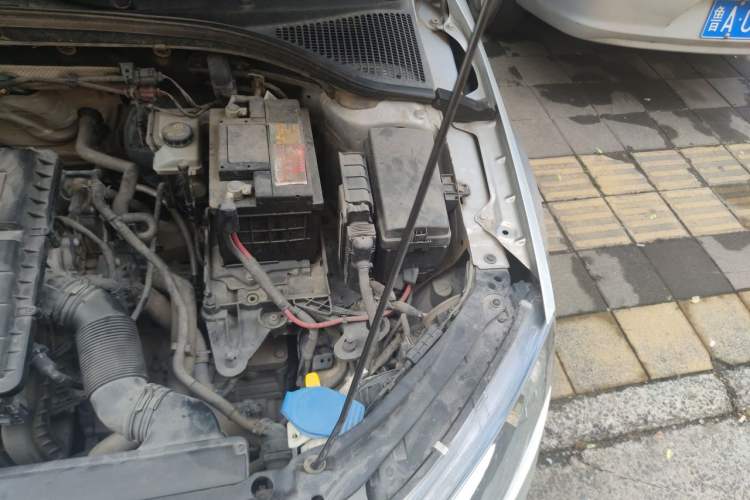 Used Skoda Octavia 2015 1.6L Automatic Yijun Edition Engine Bay Left