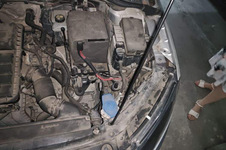 Used Skoda Octavia 2015 1.6L Automatic Yijun Edition Engine Bay Left
