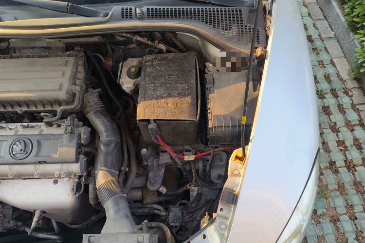 Used Skoda Octavia 2015 Classic Model 1.6L Automatic Yijie Version Engine Bay Left