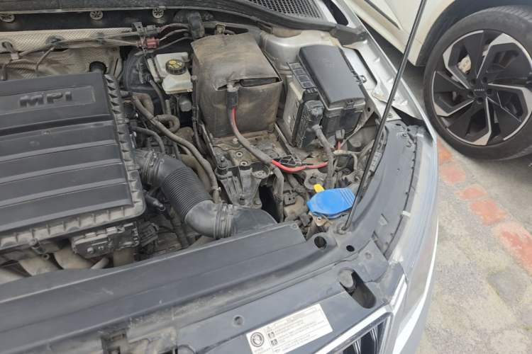Used Skoda Octavia 2015 1.6L Automatic Yijie Edition Engine Bay Left