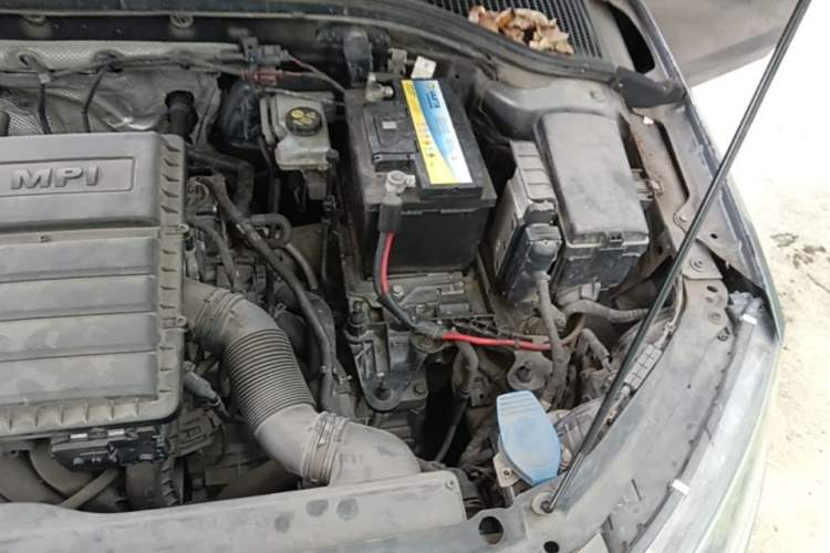 Used Skoda Octavia 2015 1.6L Automatic Yijie Edition Engine Bay Left