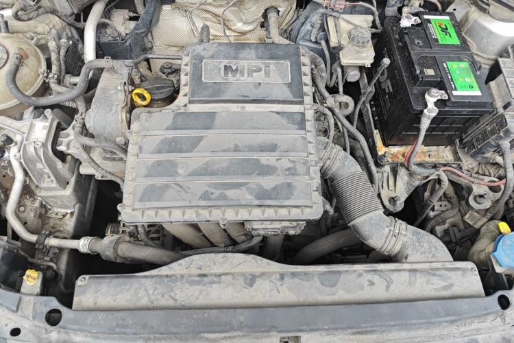 Used Skoda Octavia 2015 1.6L Automatic Yijie Edition Engine Bay